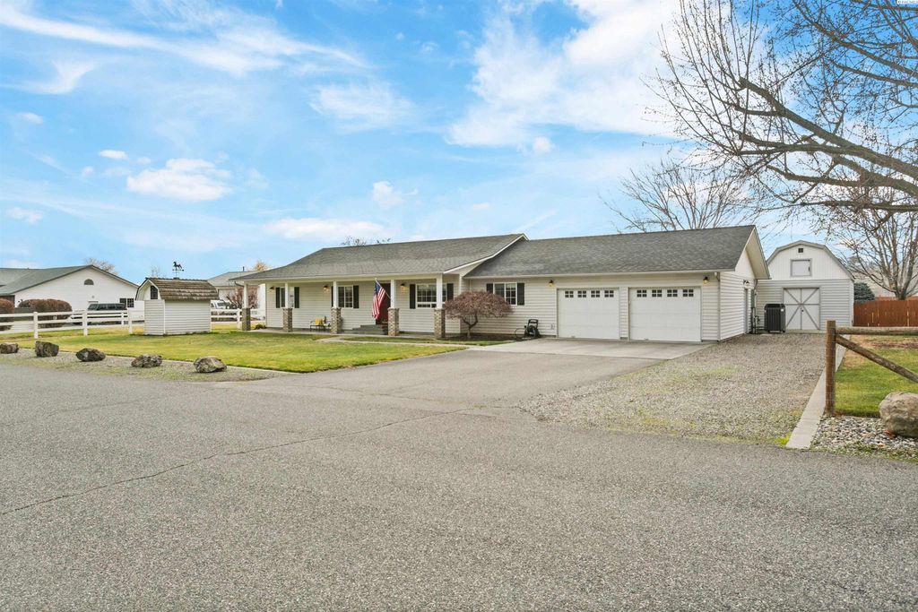 Photo of 192205 E 247 Prse Pr, Kennewick, WA 99337 (MLS # 290133)