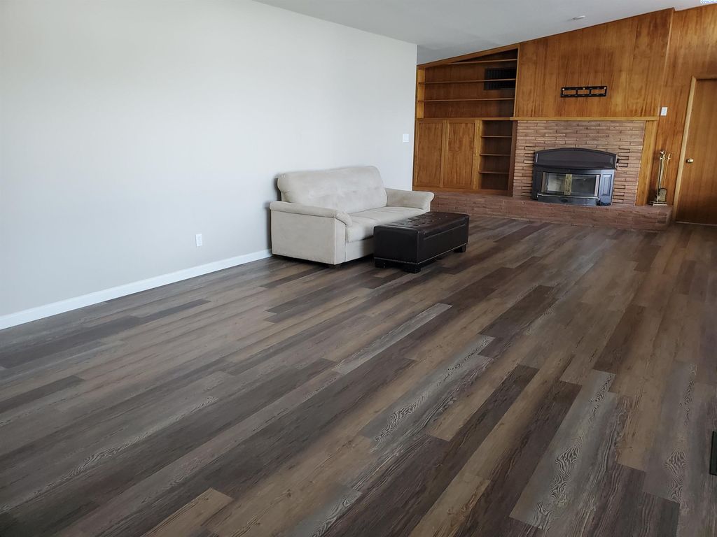Photo of 6802 W Willamette Ave, Kennewick, WA 99336 (MLS # 287863)