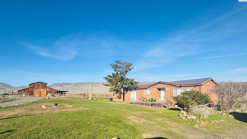 Photo of 1291 E Norman Rd, Yakima, WA 98901 (MLS # 290900)