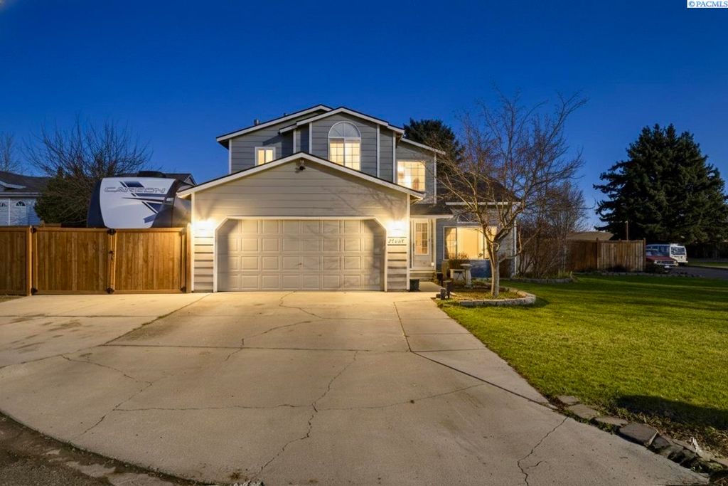 Photo of 460 E Edison St, Connell, WA 99326 (MLS # 290439)