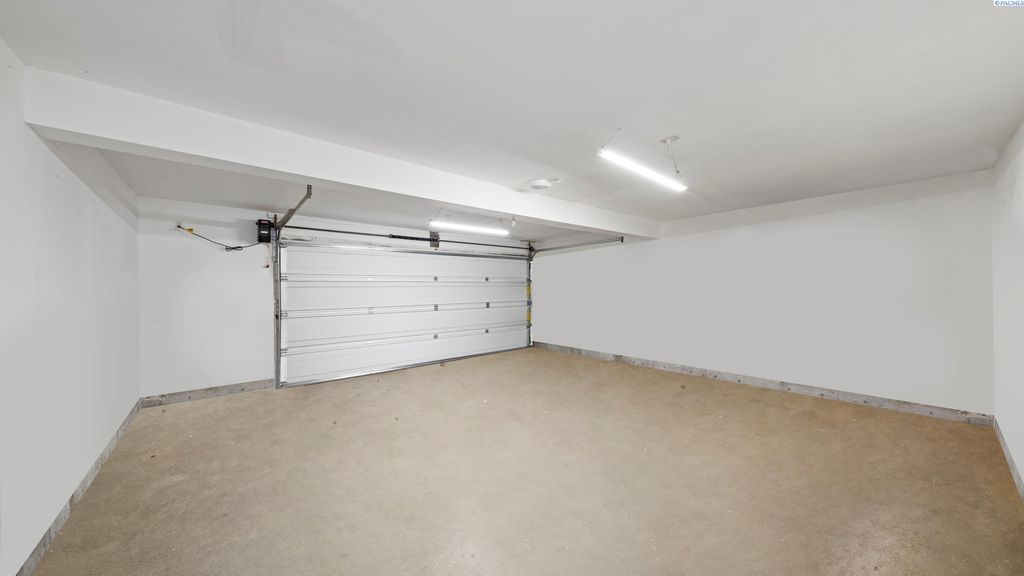 Photo of 1001 S Benton St, Kennewick, WA 99336 (MLS # 289356)