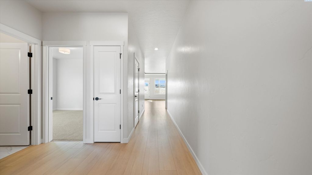 Photo of 3481 Morningside Pkwy, Richland, WA 99352 (MLS # 288582)