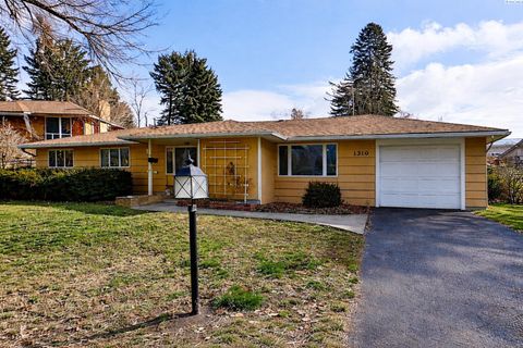 Photo of 1310 NW Haven Circle, Pullman, WA 99163 (MLS # 291180)