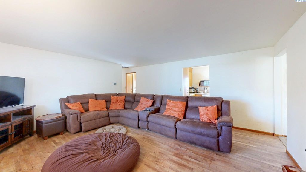 Photo of 1310 NW Haven Circle, Pullman, WA 99163 (MLS # 291180)