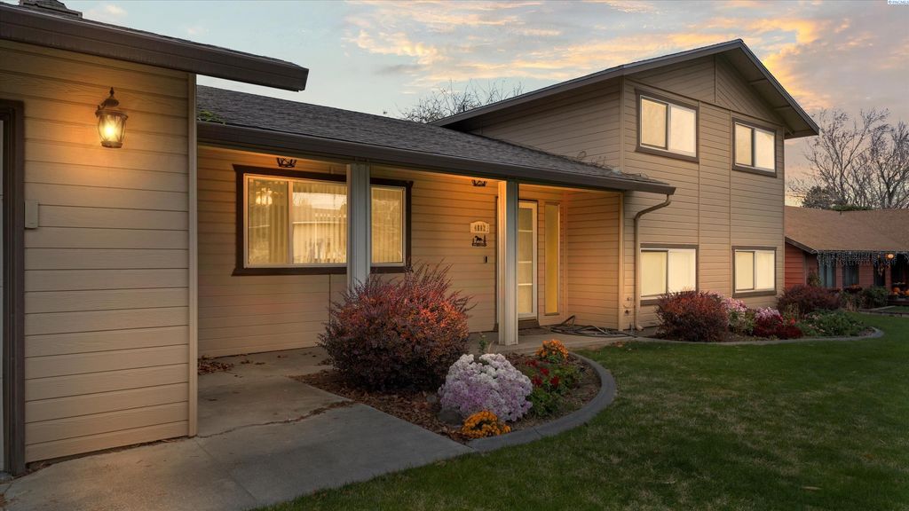 Photo of 4802 S Kent St, Kennewick, WA 99337 (MLS # 289125)