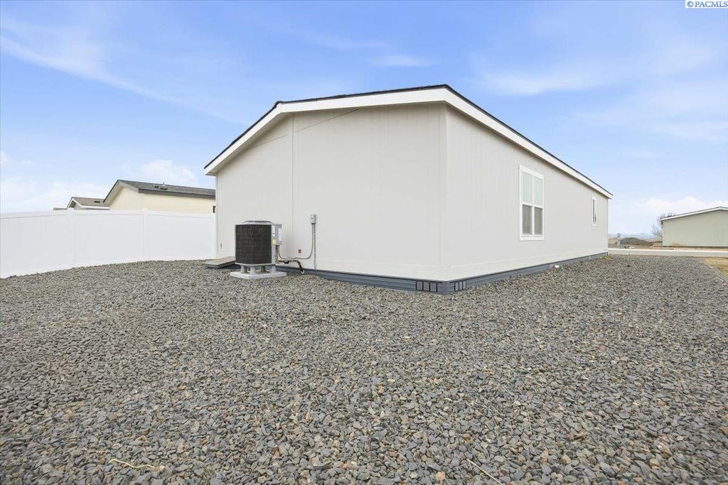 Photo of 2681 E Edison Ave #31, Sunnyside, WA 98944 (MLS # 289444)