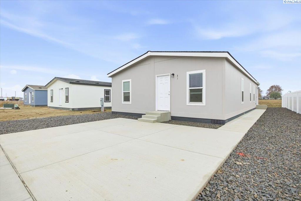 Photo of 2681 E Edison Ave #31, Sunnyside, WA 98944 (MLS # 289444)