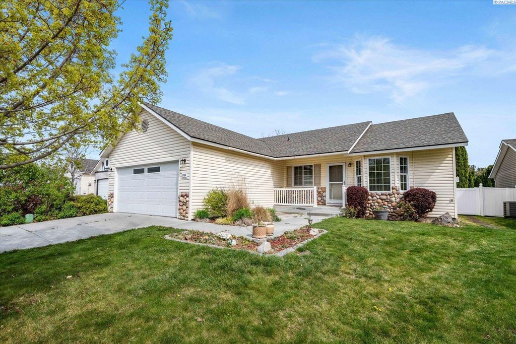 Photo of 1580 Foxglove Ave, Richland, WA 99352 (MLS # 291769)