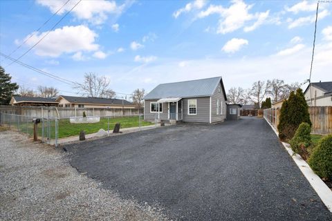 Photo of 406 S Fir St, Kennewick, WA 99336 (MLS # 291260)