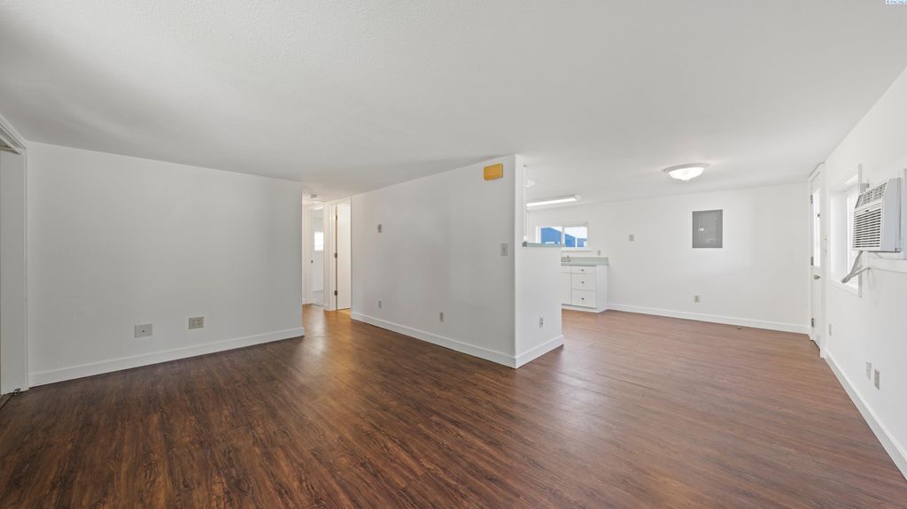 Photo of 513 Winslow Ave, Richland, WA 99352 (MLS # 287671)