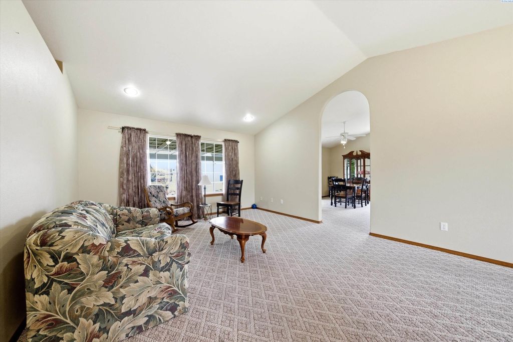 Photo of 3828 Mountain Meadows Ct, West Richland, WA 99353 (MLS # 291280)