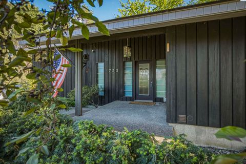 Photo of 733 Snyder St, Richland, WA 99354 (MLS # 292464)