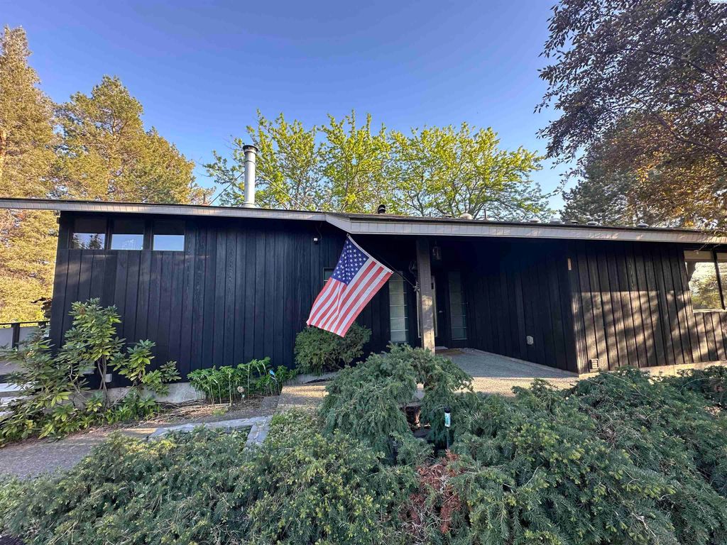 Photo of 733 Snyder St, Richland, WA 99354 (MLS # 292464)