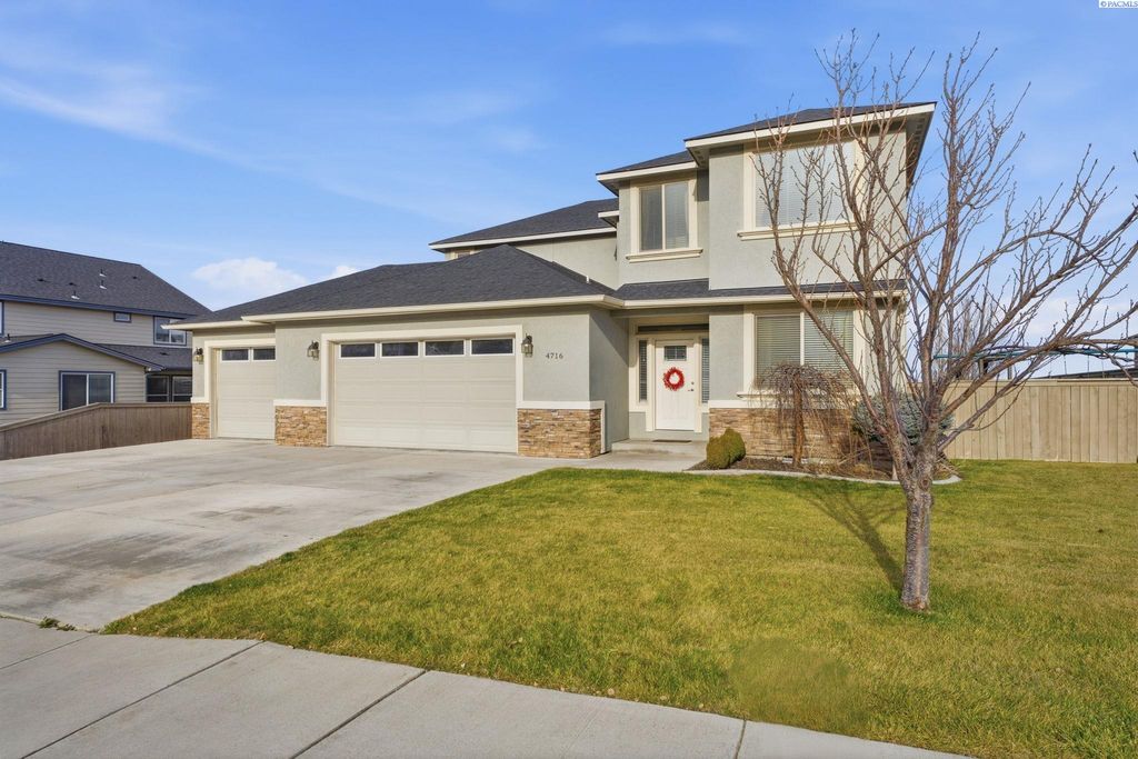 Photo of 4716 Cowlitz Blvd, Kennewick, WA 99338 (MLS # 289841)
