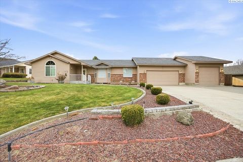 Photo of 3810 S Buntin Loop, Kennewick, WA 99336 (MLS # 291270)