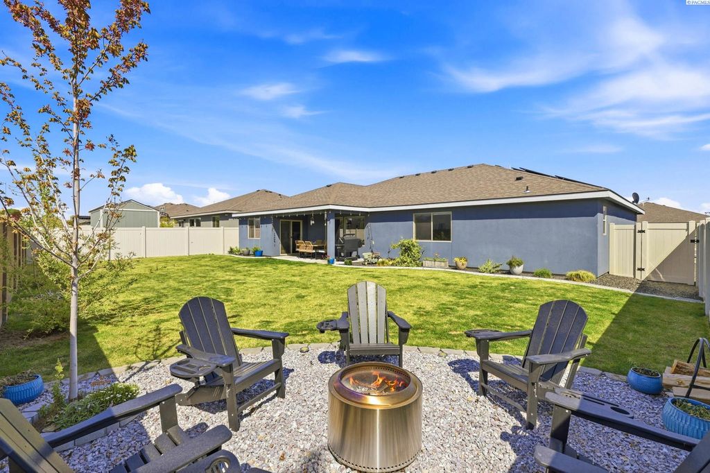 Photo of 4422 Kitimat Ln, Pasco, WA 99301 (MLS # 292281)