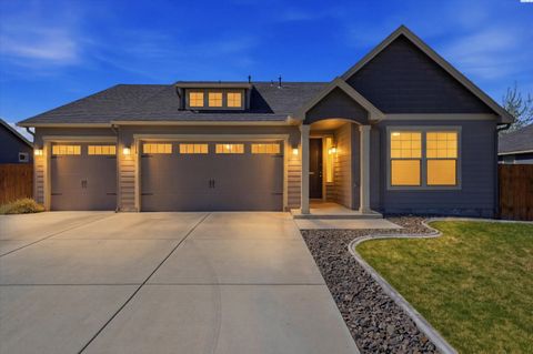 Photo of 3918 Bismarck Ln, Pasco, WA 99301 (MLS # 292454)