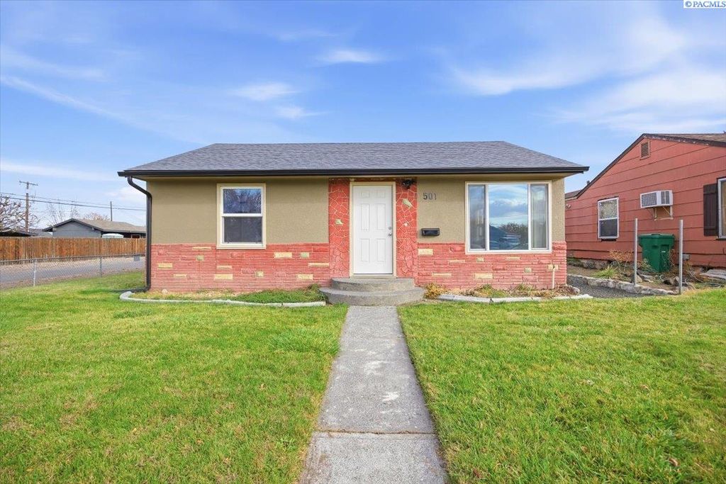 Photo of 501 S Fir St, Kennewick, WA 99336 (MLS # 289010)