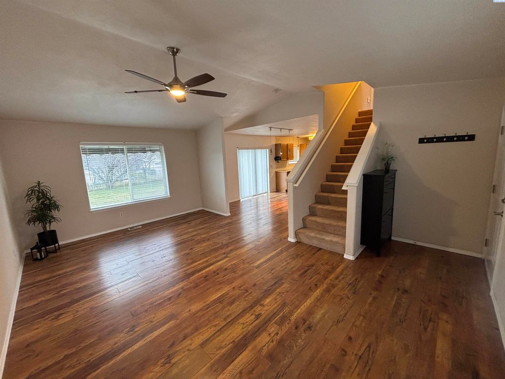 Photo of 1945 NW Valhalla Dr, Pullman, WA 99163 (MLS # 289336)