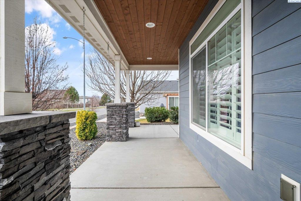 Photo of 4572 Ava Way, Kennewick, WA 99352 (MLS # 290040)