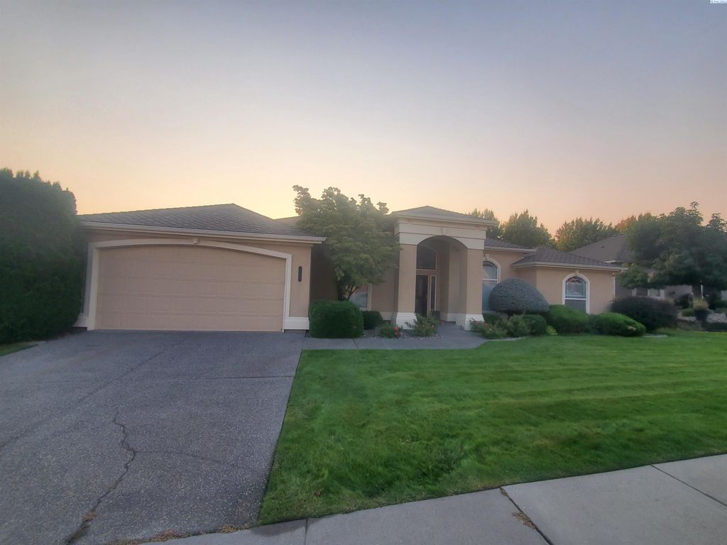 Photo of 3509 S Johnson Street, Kennewick, WA 99336 (MLS # 287693)