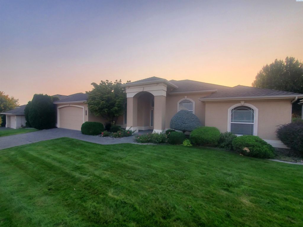 Photo of 3509 S Johnson Street, Kennewick, WA 99336 (MLS # 287693)