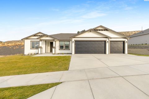 Photo of 6326 W 28th Ave, Kennewick, WA 99338 (MLS # 293110)