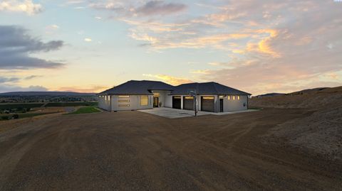 Photo of 24282 S Ward Gap (242prsw) Rd, Prosser, WA 99350 (MLS # 287987)