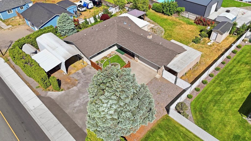 Photo of 5013 W Sylvester ST, Pasco, WA 99301 (MLS # 293023)