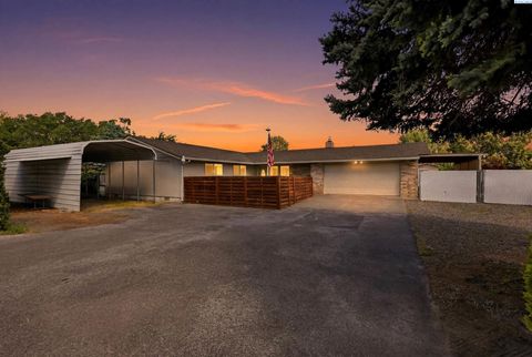 Photo of 5013 W Sylvester ST, Pasco, WA 99301 (MLS # 293023)