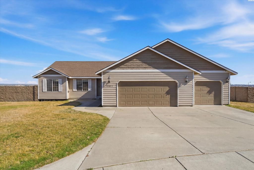 Photo of 4507 Sedona Dr, Pasco, WA 99301 (MLS # 290716)