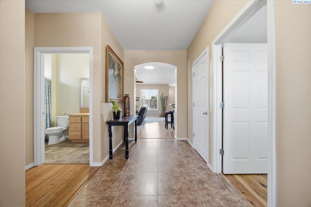 Photo of 6203 Kent Lane, Pasco, WA 99301 (MLS # 292585)