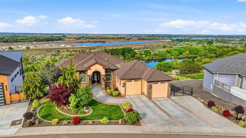Photo of 1056 Allenwhite Dr, Richland, WA 99352 (MLS # 292687)
