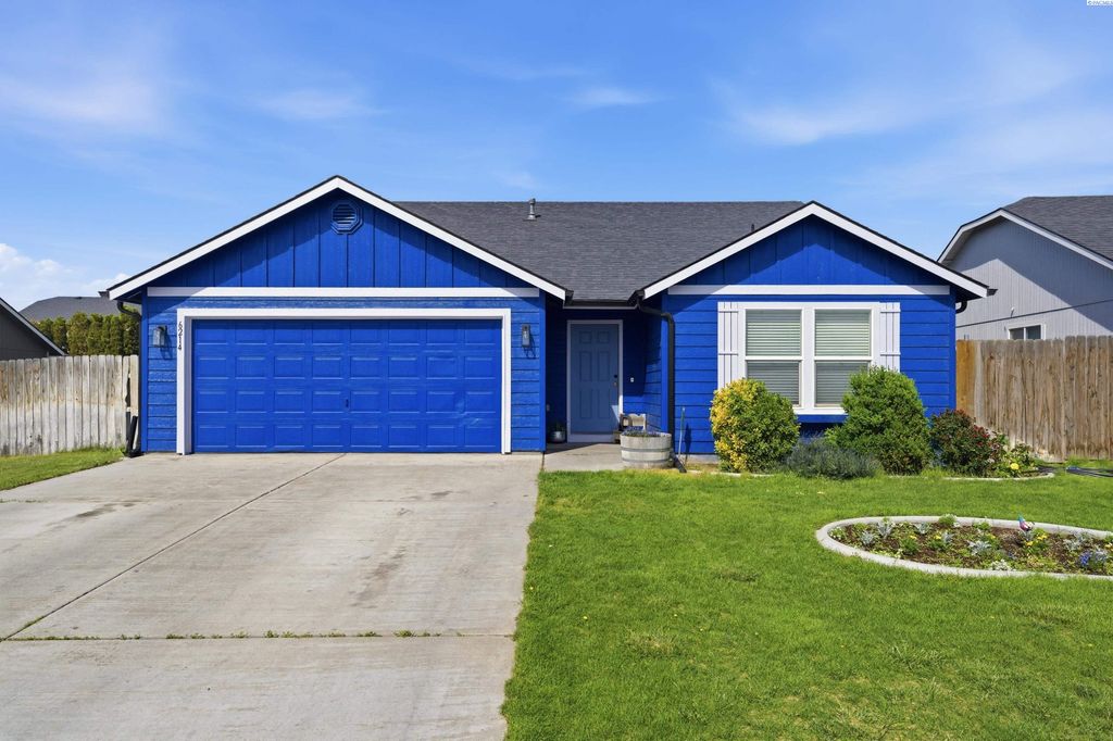 Photo of 6214 Robert Wayne Dr, Pasco, WA 99301 (MLS # 292981)