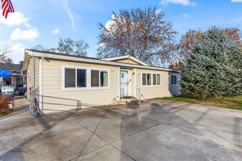 Photo of 1319 Folsom Avenue, Yakima, WA (MLS # 293690)