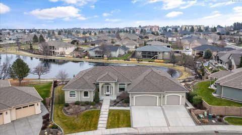 Photo of 739 S Idaho Pl, Kennewick, WA 99336 (MLS # 290244)