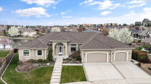 Photo of 739 S Idaho Pl, Kennewick, WA 99336 (MLS # 290244)