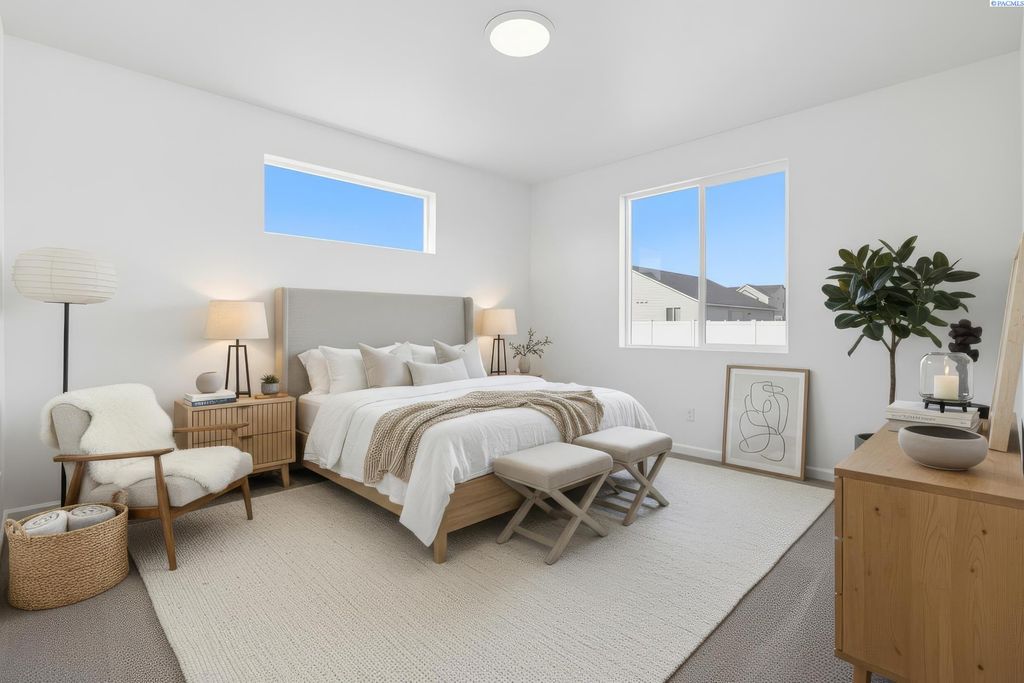 Photo of 501 Amberly Ave, Grandview, WA 98930 (MLS # 289199)