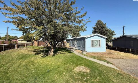 Photo of 2917 W 19th Avenue, #1 Ave, Kennewick, WA 99337 (MLS # 288136)