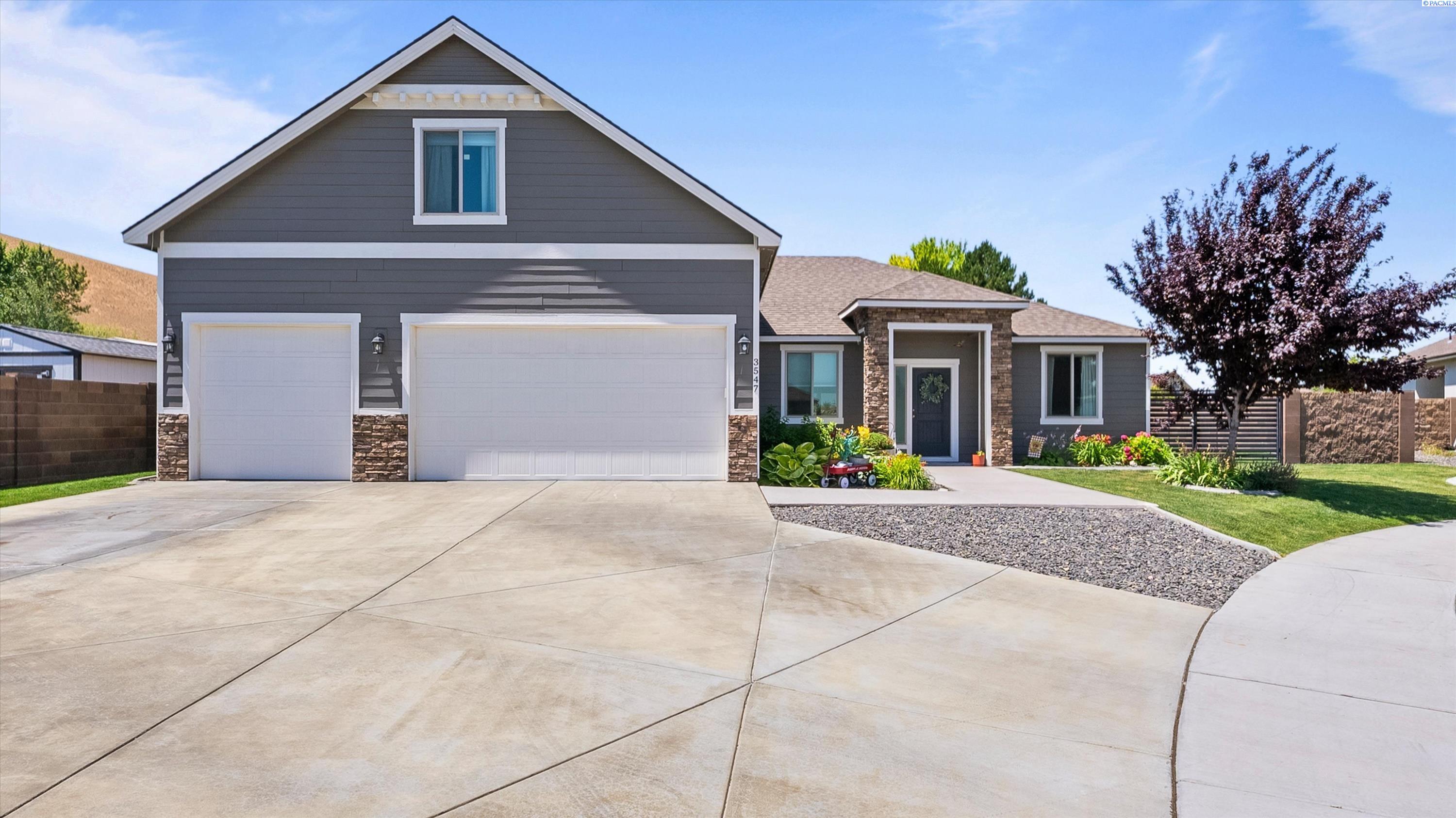 Photo 1 of 25 — 3547 Curtis Dr., West Richland, WA 99353