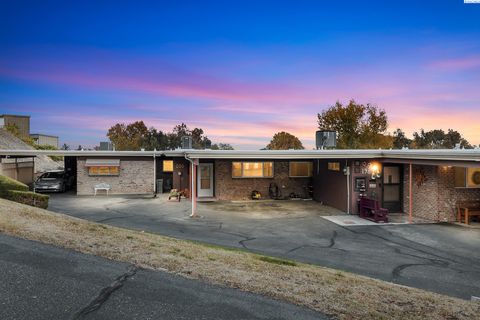 Photo of 200 N Waverly Pl, Kennewick, WA 99336 (MLS # 288863)