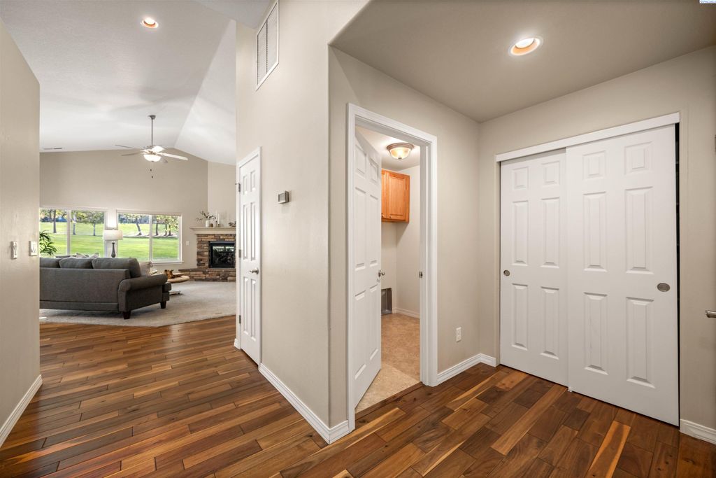 Photo of 3407 W 38th Ave, Kennewick, WA 99337 (MLS # 292246)