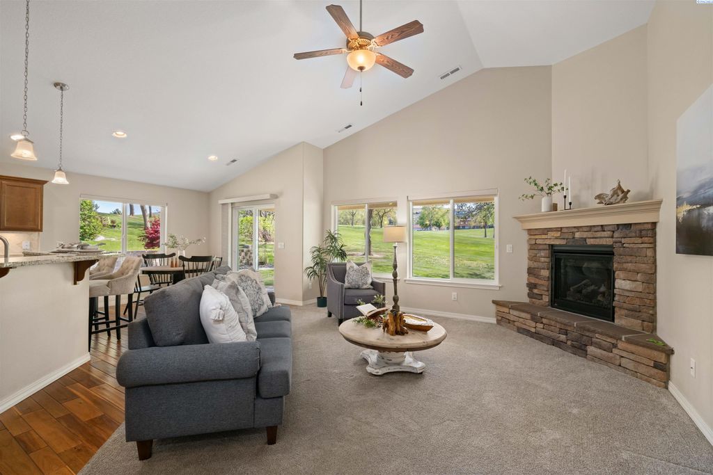 Photo of 3407 W 38th Ave, Kennewick, WA 99337 (MLS # 292246)