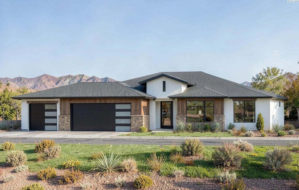 Photo of 1045 Suncrest Trl, Richland, WA 99352 (MLS # 292306)