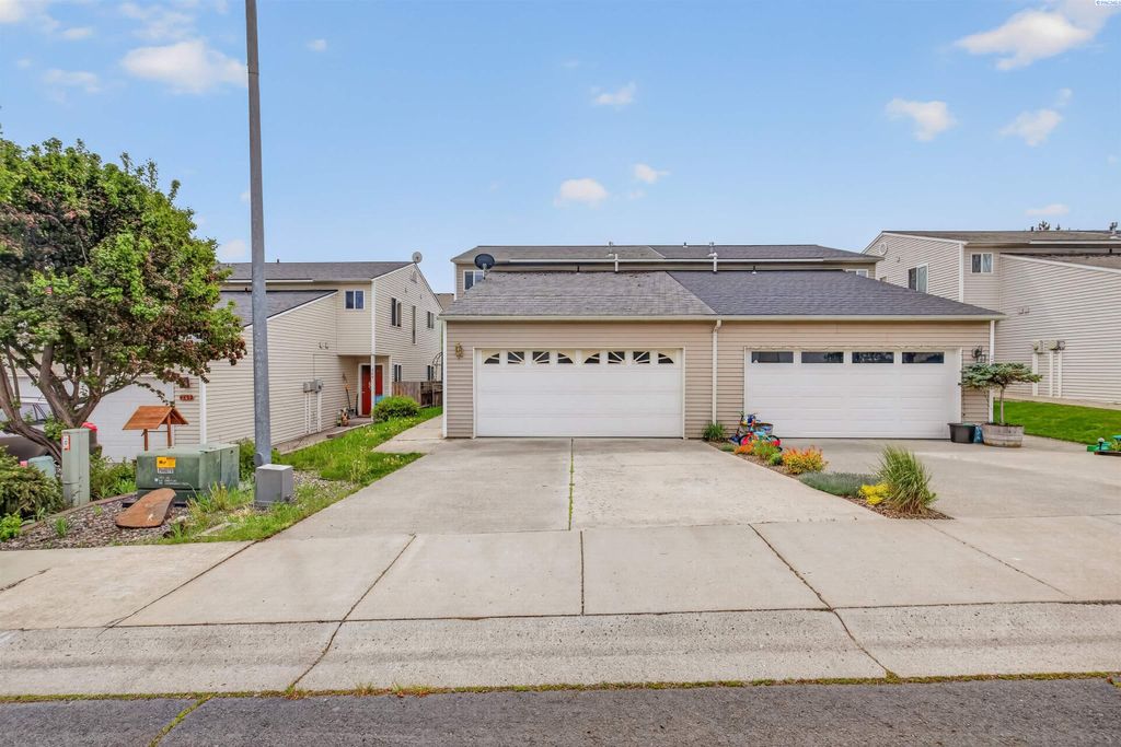 Photo of 253 NW Clay Ct, Pullman, WA 99163 (MLS # 292879)