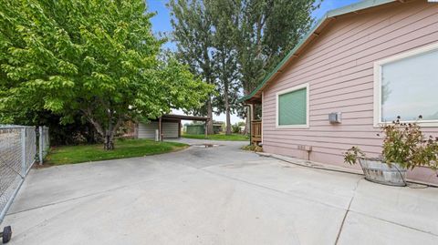 Photo of 41406 S Finley Rd, Kennewick, WA 99337 (MLS # 287868)