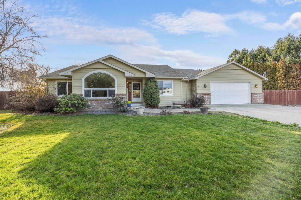 Photo of 625 Edith St, Burbank, WA 99323 (MLS # 289457)