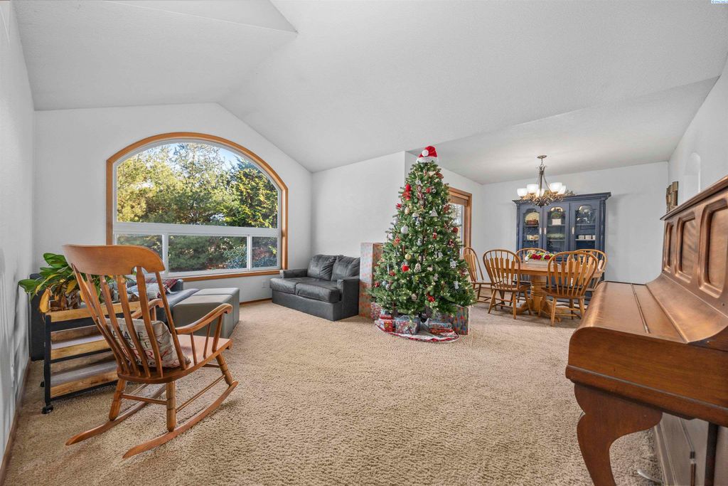 Photo of 625 Edith St, Burbank, WA 99323 (MLS # 289457)