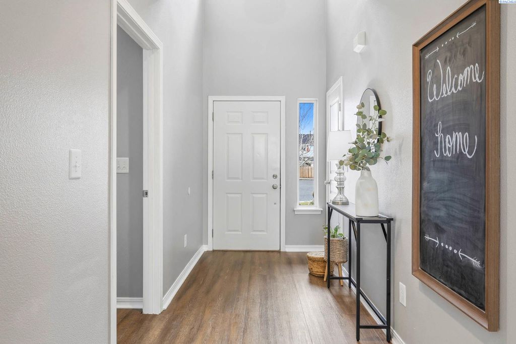 Photo of 3006 Hermandt Ct, West Richland, WA 99353 (MLS # 291799)