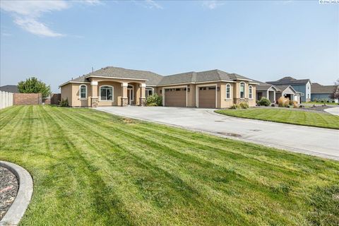 Photo of 6550 Cobalt Drive, West Richland, WA 99353 (MLS # 287424)